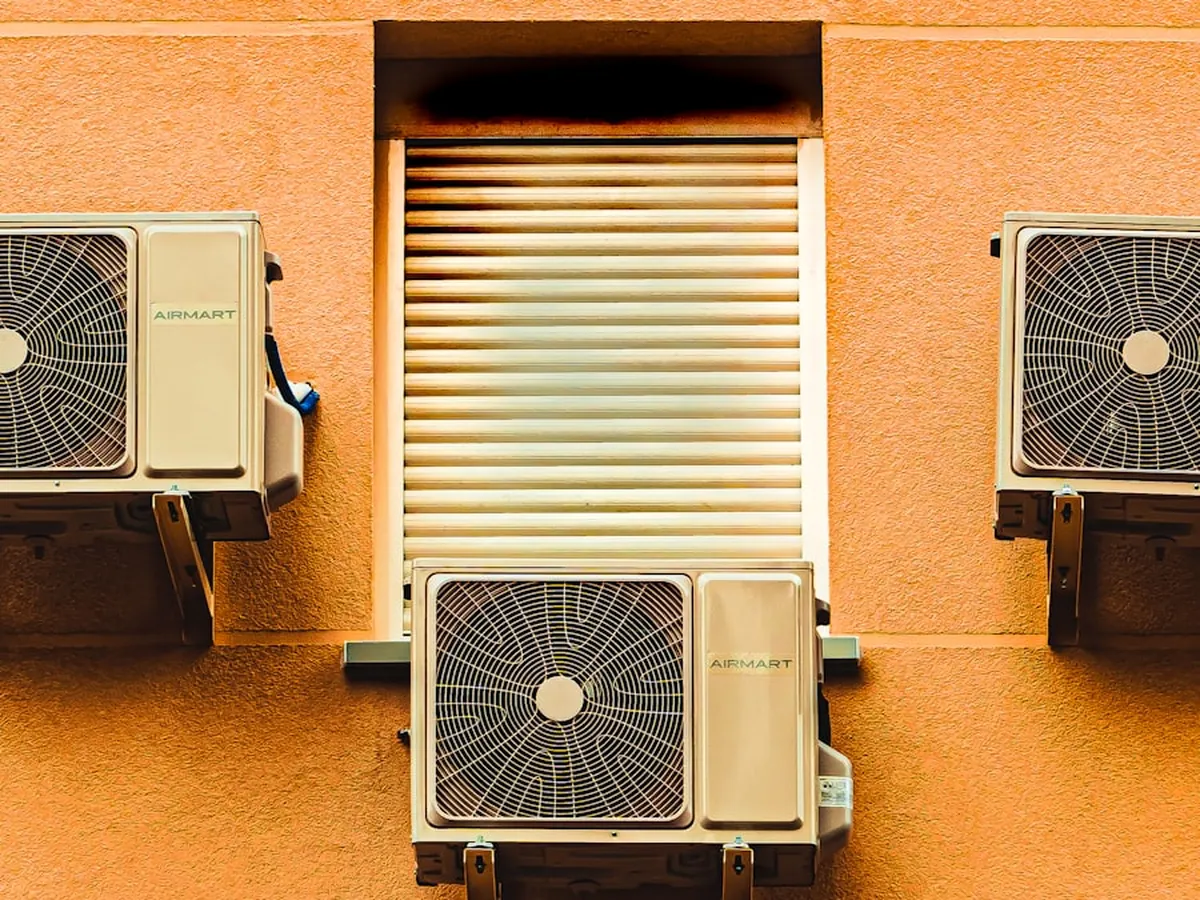 Air conditioning plant on a commercial building